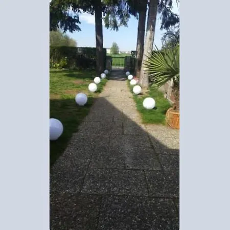 בית הארחה Monteurzimmer Decker זירנדורף