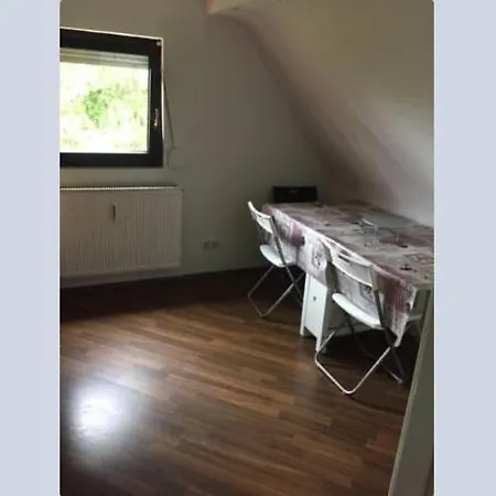 Monteurzimmer Decker בית הארחה
